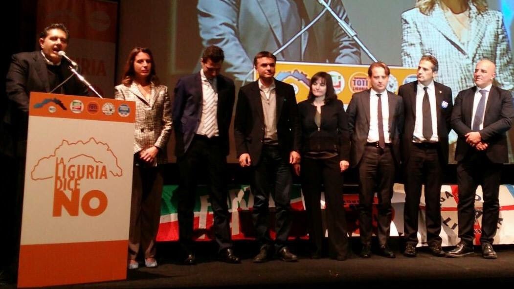 GiovaneItaliaGe's tweet photo. Alla fine questa lunga campagna adesso l'ultimo sforzo al #referendumcostituzionale #noivotiamoNO @LiguriaFiG @GiovanniToti @ComitatoDelNO https://t.co/M6jqr3QLTt