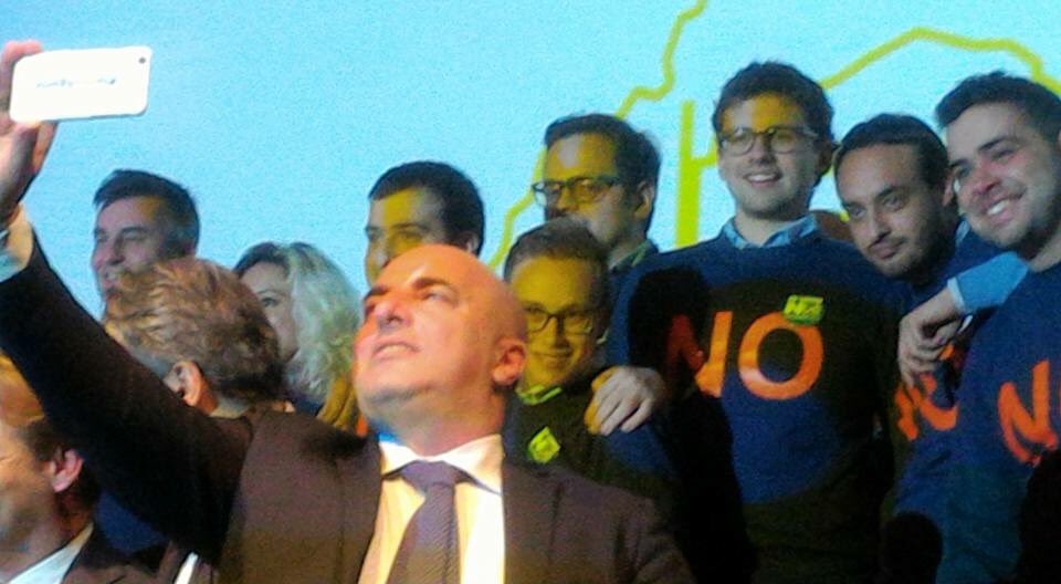 GiovaneItaliaGe's tweet photo. Alla fine questa lunga campagna adesso l'ultimo sforzo al #referendumcostituzionale #noivotiamoNO @LiguriaFiG @GiovanniToti @ComitatoDelNO https://t.co/M6jqr3QLTt