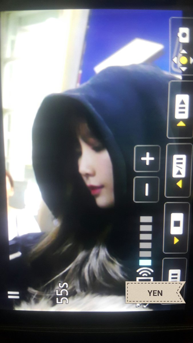 [PIC][03-12-2016]TaeYeon trở về Hàn Quốc vào sáng sớm nay CytAZUsUcAExkTT