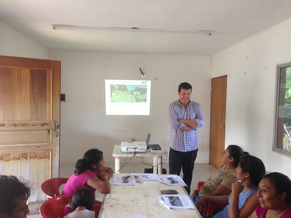 CCDEUTCancun's tweet photo. Hoy nos tocó las asesorías con los artesanos de Nvo. Valladolid, Q. Roo #EmprendurismoSocial @UTCancun #OrgulloUT @Fonart_mx https://t.co/YSBoBzAF8F