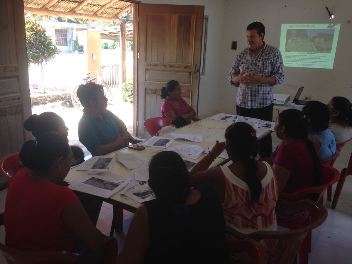 CCDEUTCancun's tweet photo. Hoy nos tocó las asesorías con los artesanos de Nvo. Valladolid, Q. Roo #EmprendurismoSocial @UTCancun #OrgulloUT @Fonart_mx https://t.co/YSBoBzAF8F