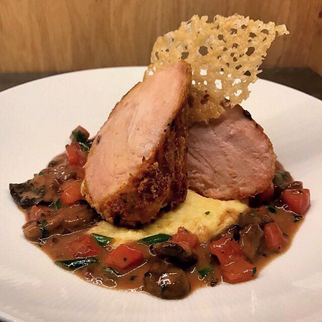 greysalt_'s tweet photo. Chicken roulade with creamy polenta, shallot bordelaise, mushroom, tomato concasse + Parmesan crisp #getgrey #greysalt #dinner https://t.co/Q8Ol7FqCH6