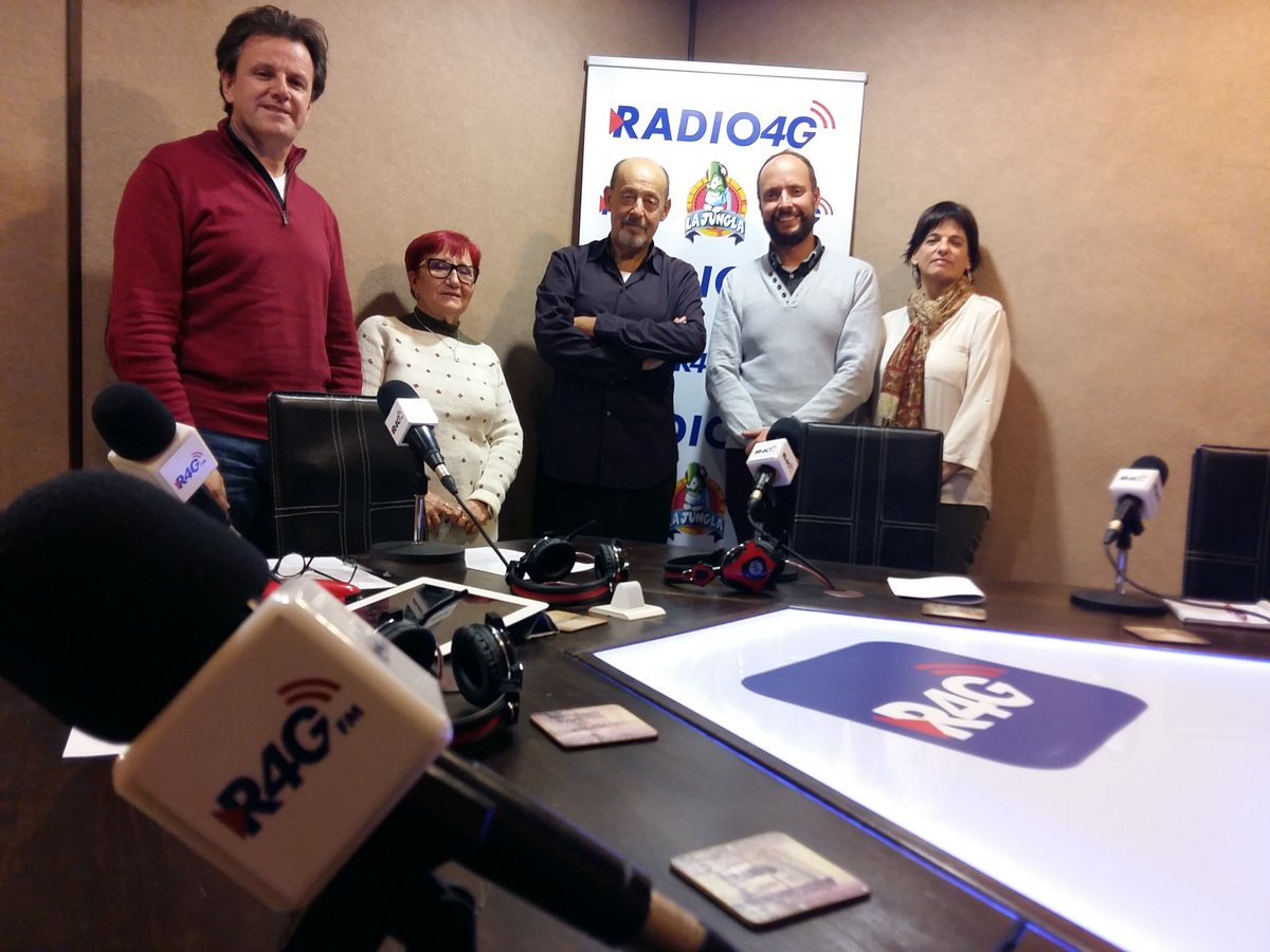 Molt agradable el ratet amb la <a href="/suamontinyent/">SUAM Ontinyent</a> gravant el programa #Bandística q s'emetra a les 10h el pròxim12 d des. en @Radio4Gvalencia