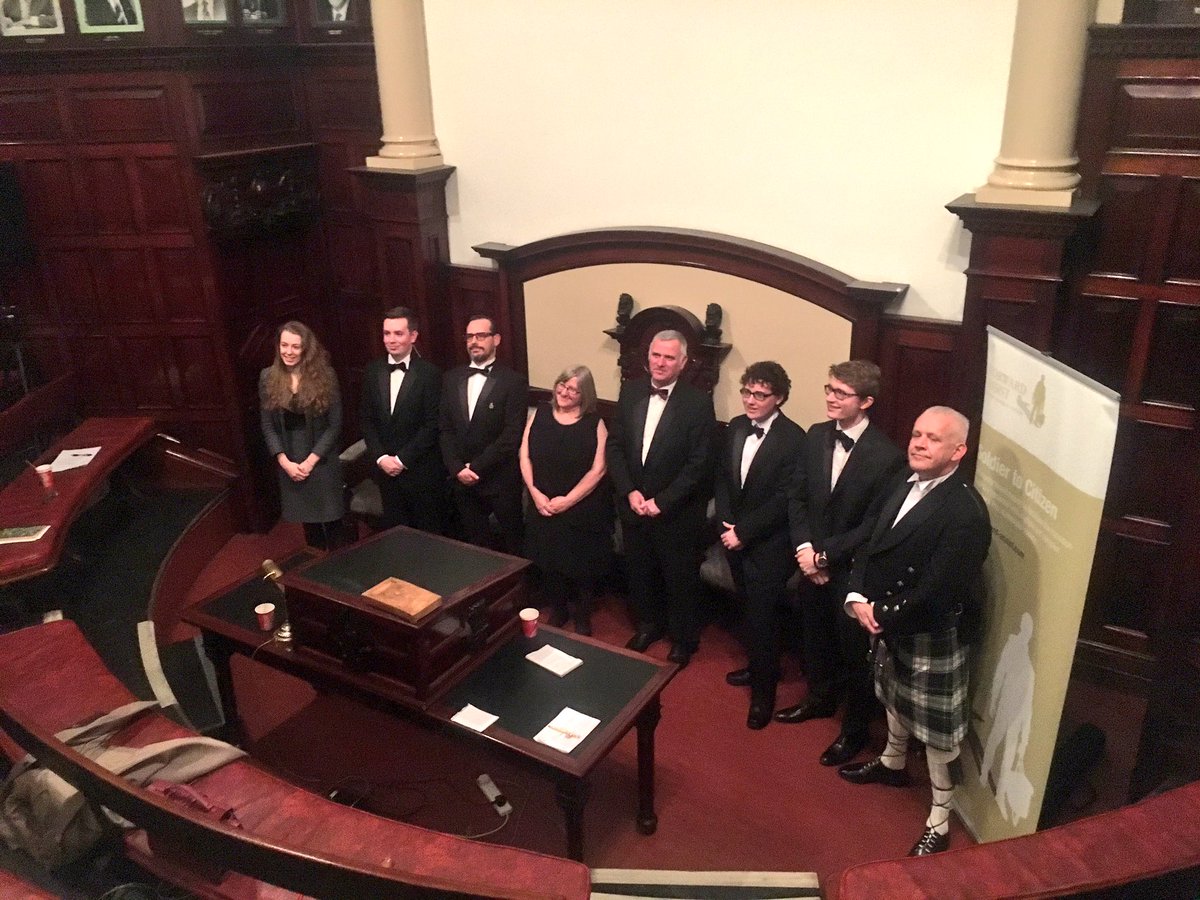 El Hombre Invisible tweet media