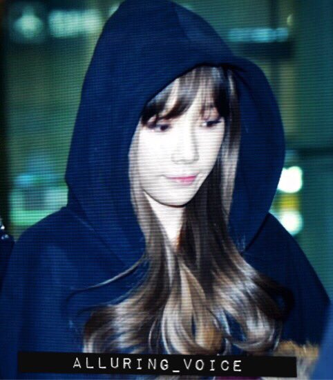 [PIC][03-12-2016]TaeYeon trở về Hàn Quốc vào sáng sớm nay CytDE1cUcAA7B2A