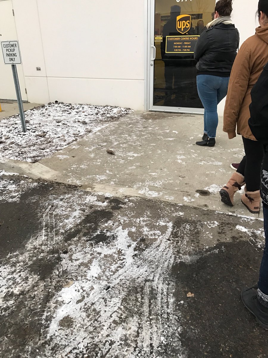 mellowkittehh's tweet photo. @UPS @UPSHelp this is not customer support making me wait outside in -4 weather 😤❄️❄️❄️❄️ https://t.co/Hl5IJzOeD5