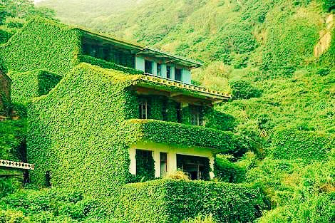 まるで幻想の世界！ここにまだ1人だけ人が住んでるって、逆に凄い…ｗｗｗ