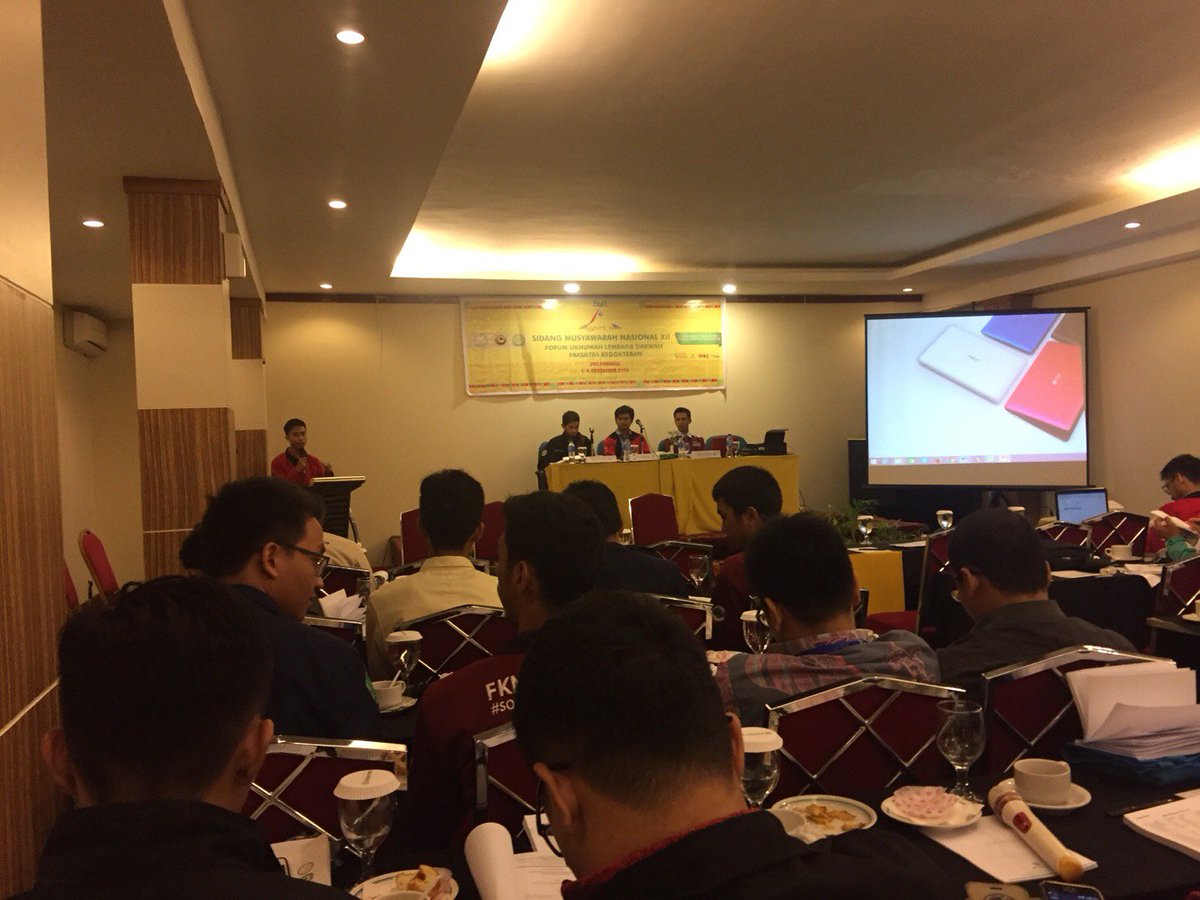 FULDFK_Ind's tweet photo. Suasana Sidang
#MunasDay2
#MUNAS12FULDFK
#MUNAS2016
#FosmiFKUR
#Munas12PekanBaru
#FULDFKIndonesia
#SolidMengakarMenyejarah https://t.co/zTmnJYMe8K