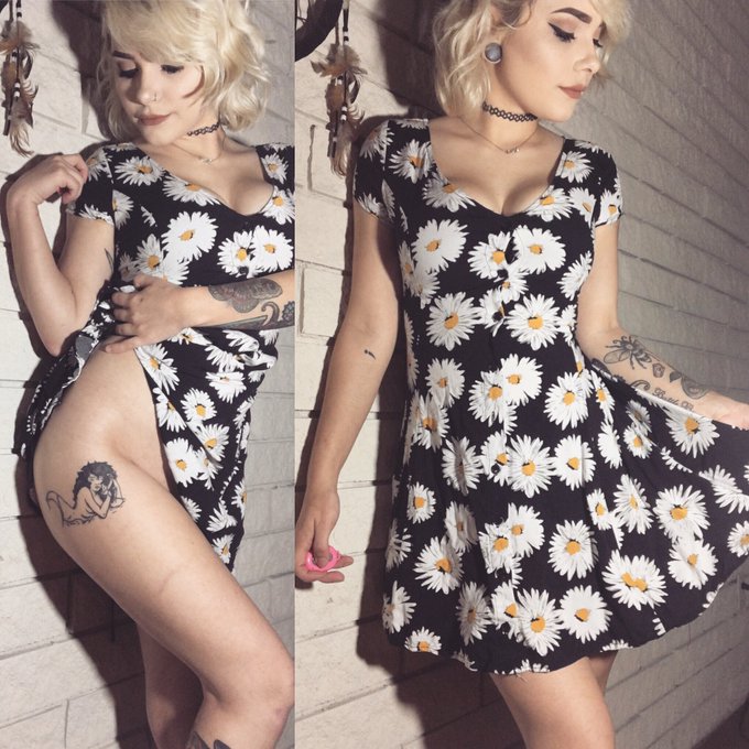 Dresses usually make me super uncomfortable, but every now and again, I'll find one I really like and<a href="/tag/mvsales"class="tags"><span>#mvsales</span></a>