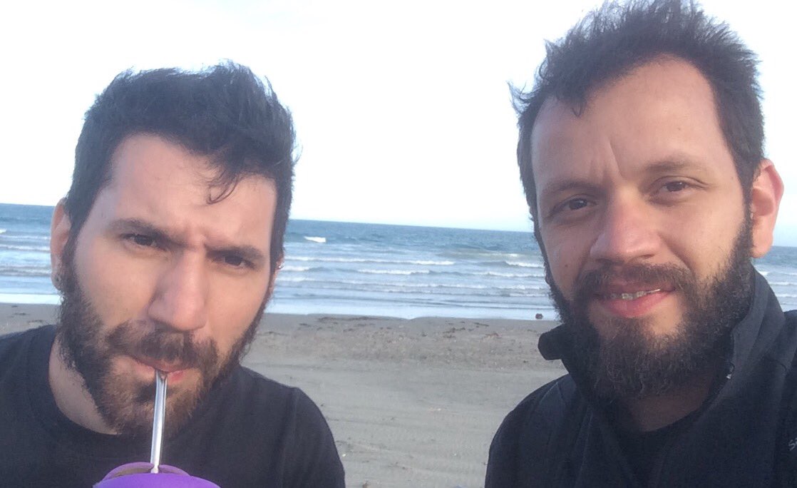 veneprosonido's tweet photo. Cosas que tiene este laburo!! Con @pabloperri #breaktiracables https://t.co/FWUWt27iWs
