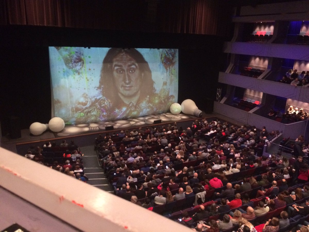 CatStan85's tweet photo. This guy was freaking awesome tonight @realrossnoble @RoyalDerngate #faceachinglyfunny https://t.co/I4EChe4zwd