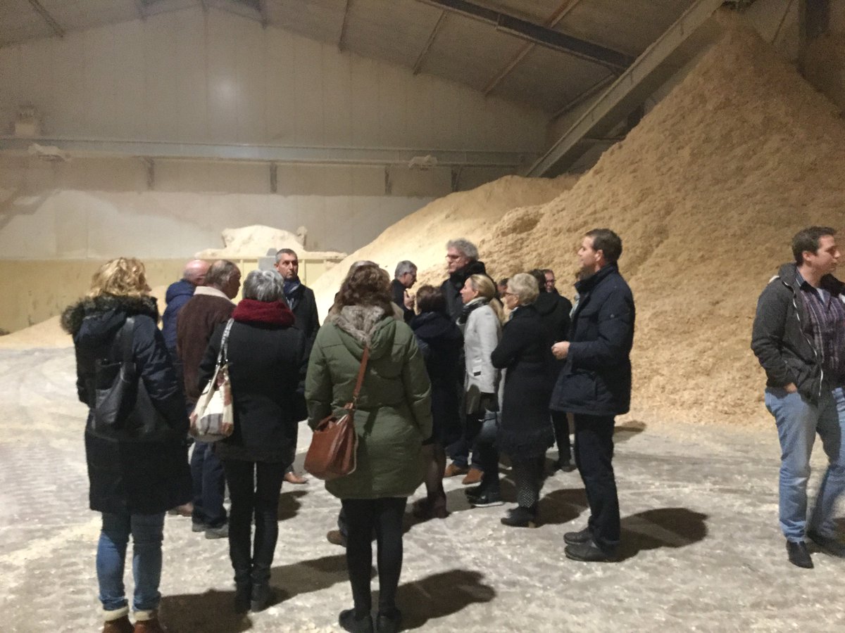 JeroenPiksen's tweet photo. Met CDA Statenfractie op volksvertegenwoordigerspad in Daarlerveen. Dorp van vrijwilligers dat op eigen kracht bruist.
#cdaoverijssel #psvo https://t.co/m7yijm4VEc