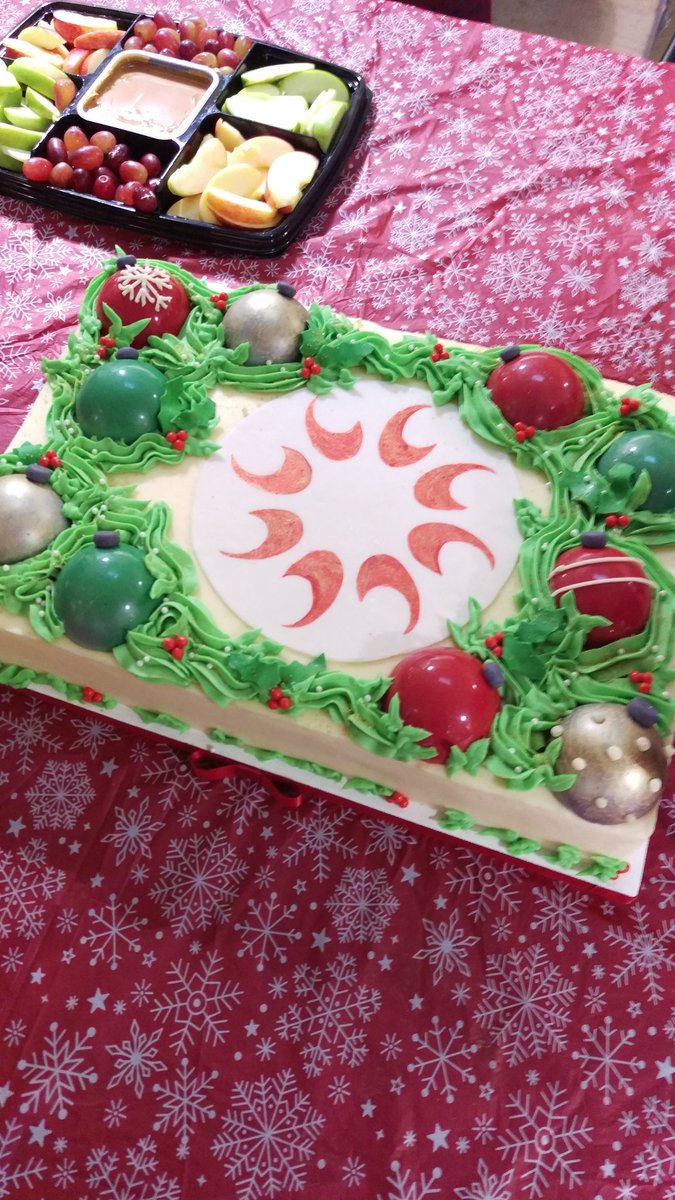 PF_makers's tweet photo. Bomb cake from Sugar Bomb! #armasnmhu end of semester celebration! https://t.co/U4UH07TWPg