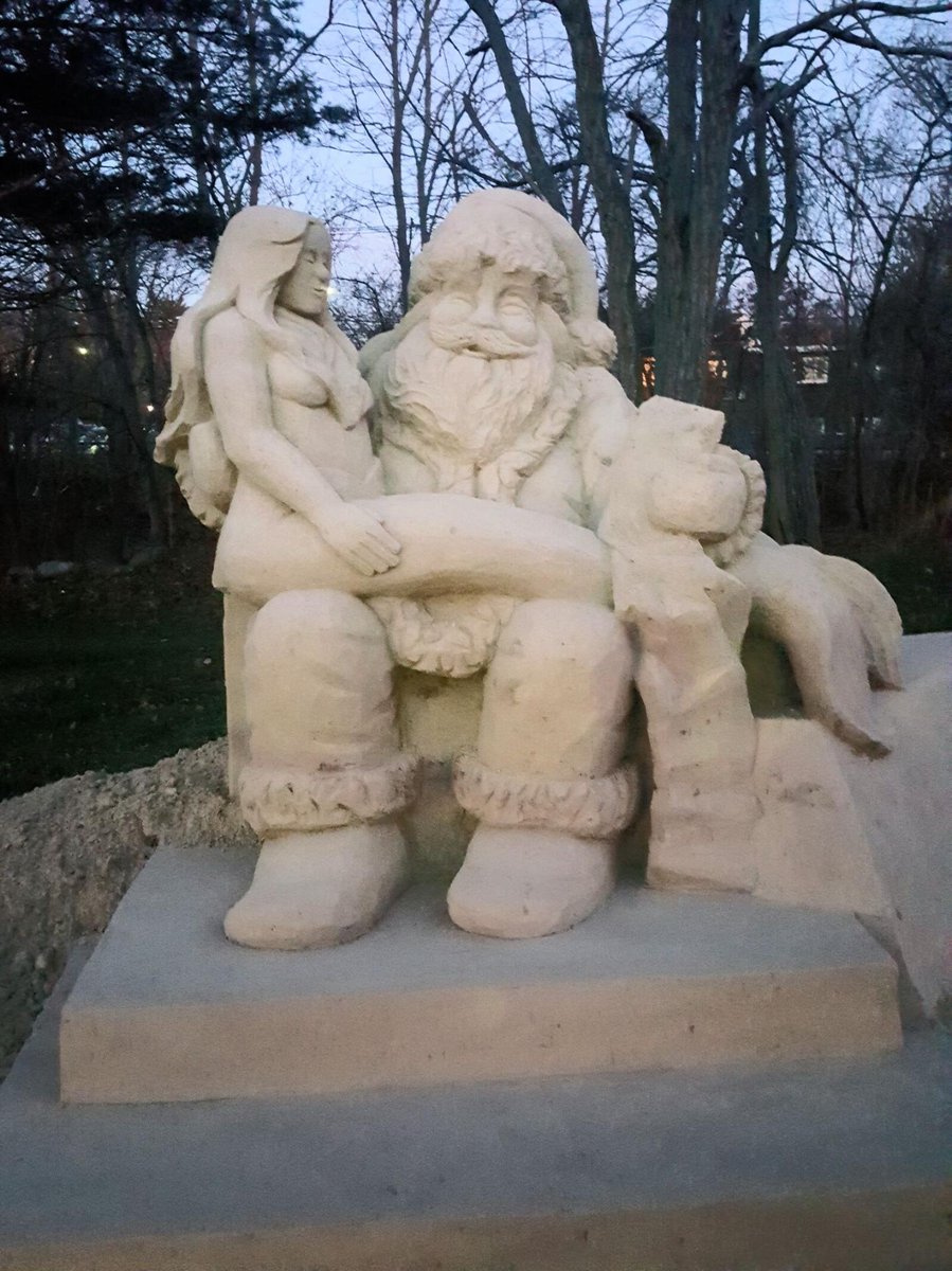 #Hampton #NewHampshire 15 Exeter Rd #merrychristmashappyholidays #sandsculpture #GregGrady thanks V.Lessard and Sons