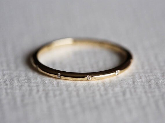 thecliftoncase's tweet photo. Understated wedding bands that make the most elegant statement:  https://t.co/anXWwCEvXo https://t.co/VWokLFOkpQ
