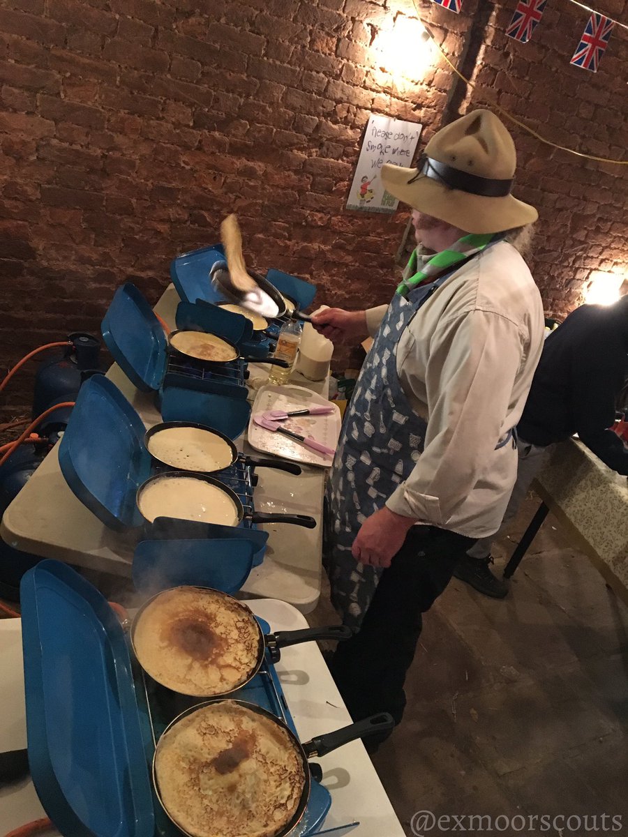 exmoorscouts's tweet photo. Great to see so many people tonight! We'll be serving fresh #pancakes from the Tithe Barn again tomorrow evening!☃️ @DbyCandlelight https://t.co/Uf3yF302fe