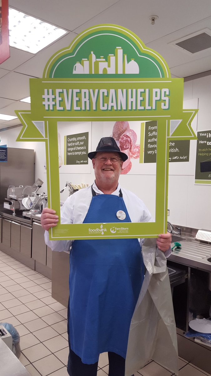 JayneGriffith11's tweet image. @headcaseymike @stevecmilton @MattSimister @TescoAber4630 
Llandrindod wells national foodbank collection. #everycanhelp