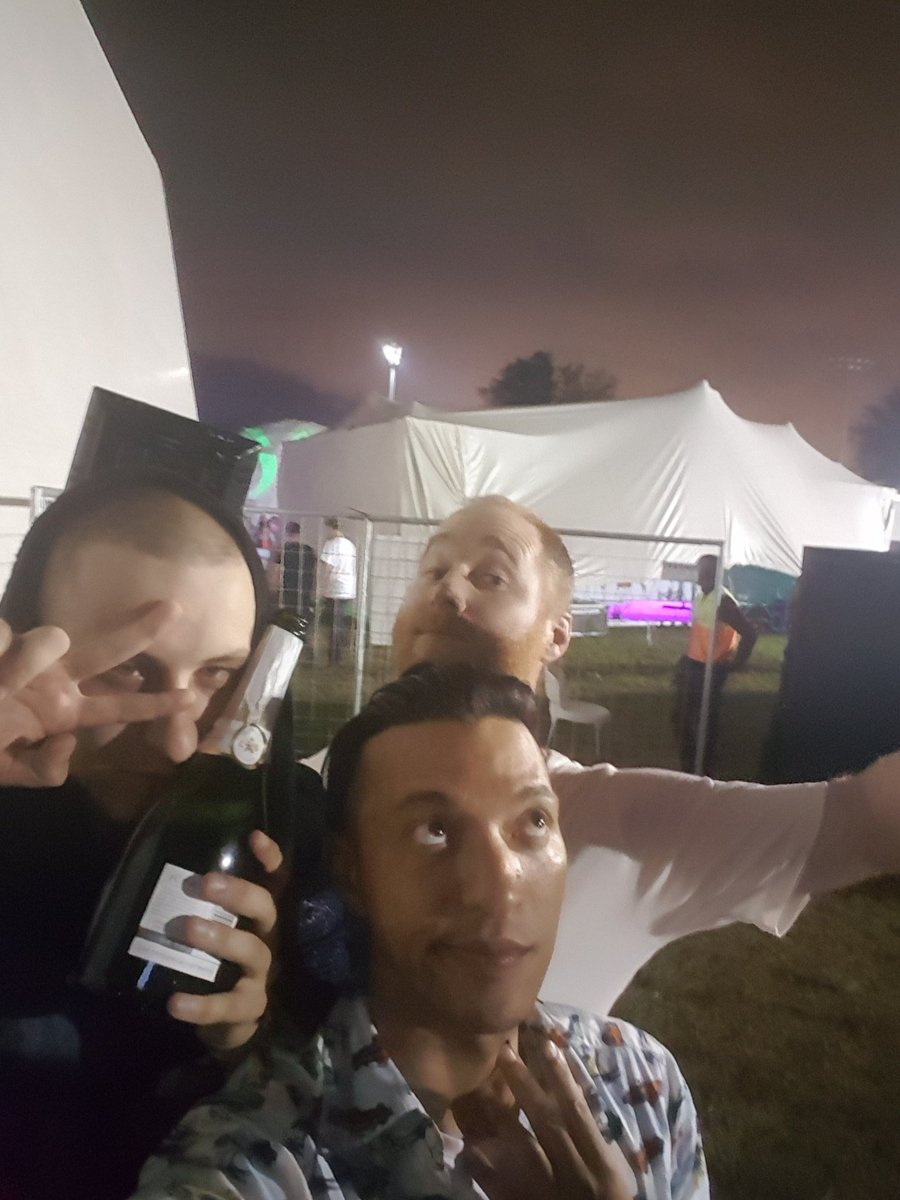 RickyBynight's tweet photo. When your friends are stoopid #Rage2016 https://t.co/U3DaTgLXT2
