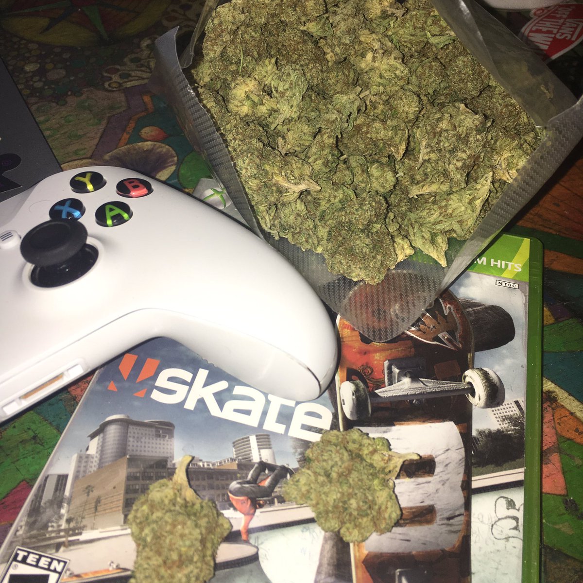 TheSmokersClub's tweet photo. Skate 3 is now backwards compatible on Xbox One so this is how ill spend Friday night https://t.co/sjsFGFA3we