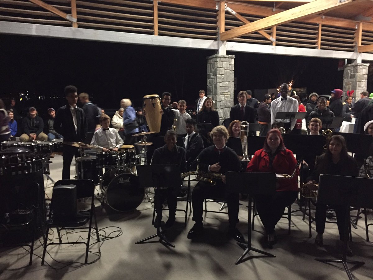 BillHolmesKHSCD's tweet photo. KHSCD Jazz Ensemble killed it at the Kdale tree lighting! Great job, Knights! #khscdgoodthings @KnightdaleHS @KnightdaleHSBan https://t.co/1K0TIJsACb