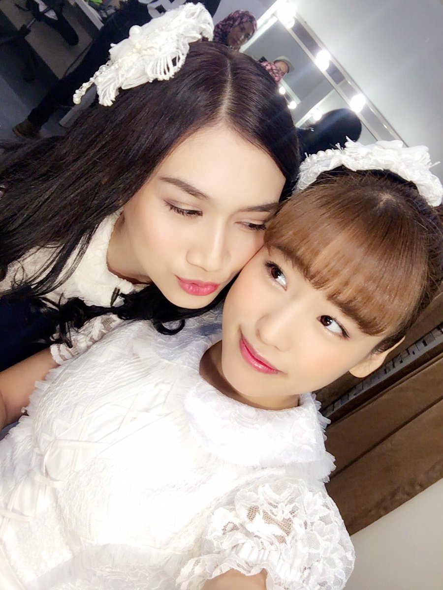 Morning 😘
Hari ini shooting dari pagi😝semangat semangat!!!
おはよー！
今日は朝から撮影だよーん！頑張るっちゃ💪