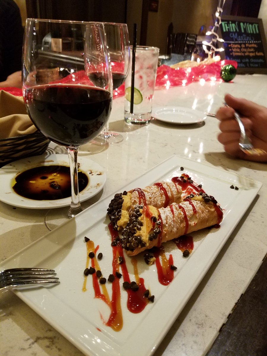 DFWDining's tweet image. Pumpkin cannoli @WinStarDining @WinStarWorld yum