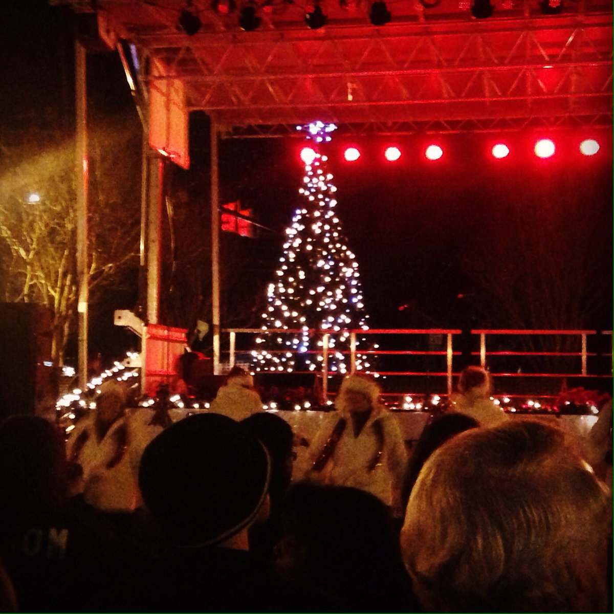 TownofGarner's tweet photo. Tree's lighted, #LightUpMain festivities underway. We're here till 8. #Parade tomorrow at 2. @GarnerPolice @GPACGarner @DowntownGarner https://t.co/kUHgQkZMxX
