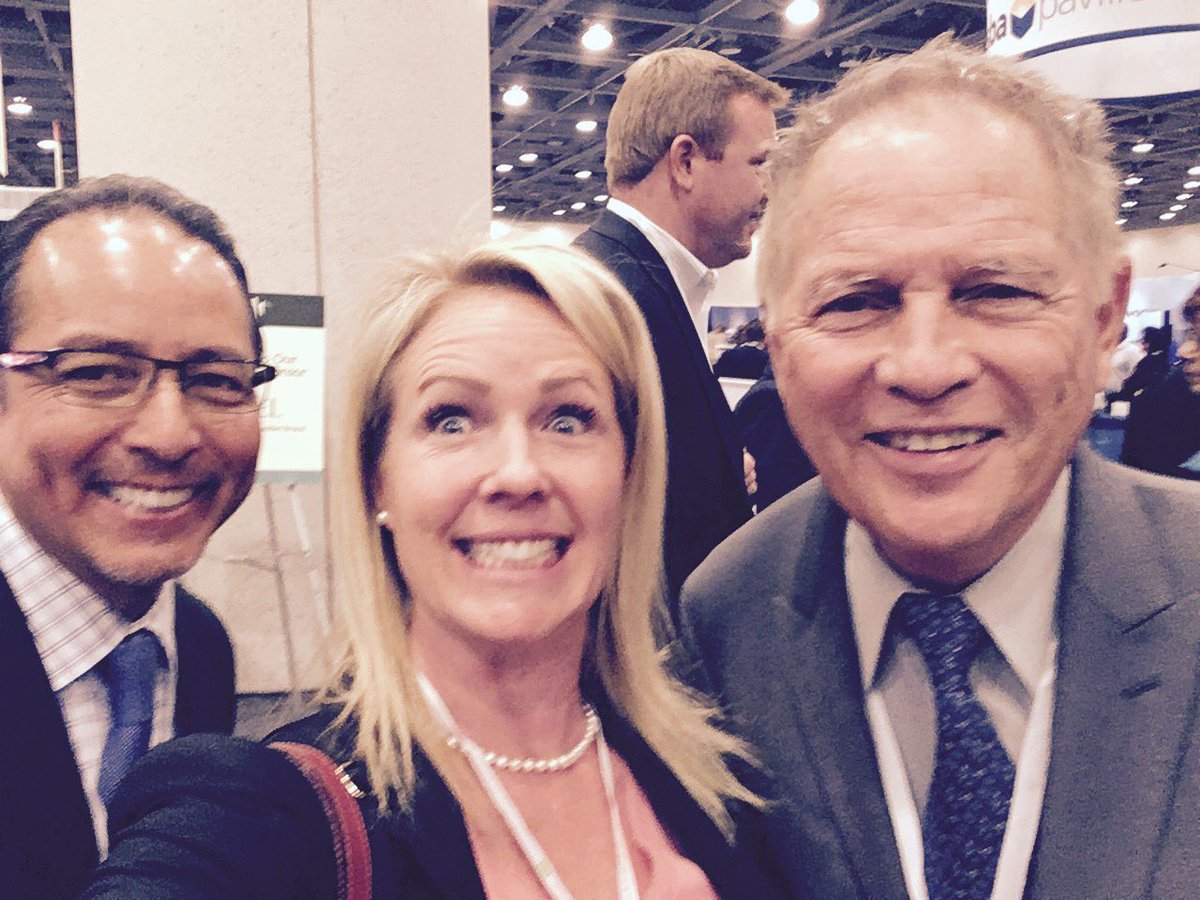 TresTyvand's tweet photo. Good times at CSBA w CALSAfamilia royalty :) @CSBA_Now #csba2016 @CALSAfamilia @calsatdavis @FuelEducation https://t.co/sQf1RBNONk