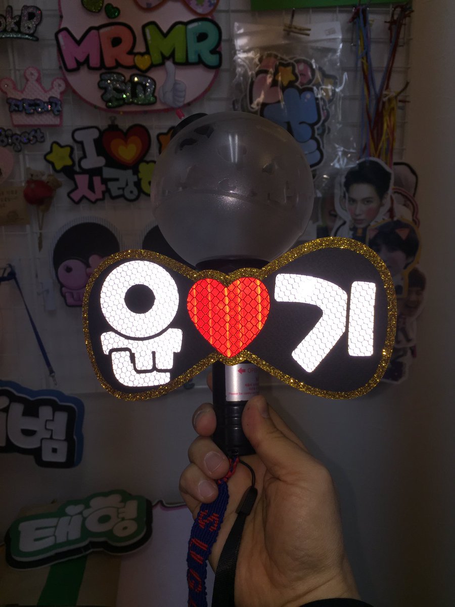 J Pop K Pop応援うちわ専門店 ペンライトに付けるタイプ 高反射板の応援ボード 照明やライトが当たると反射して見える 装着や取り外し簡単 小さいが可愛いくて目立つ