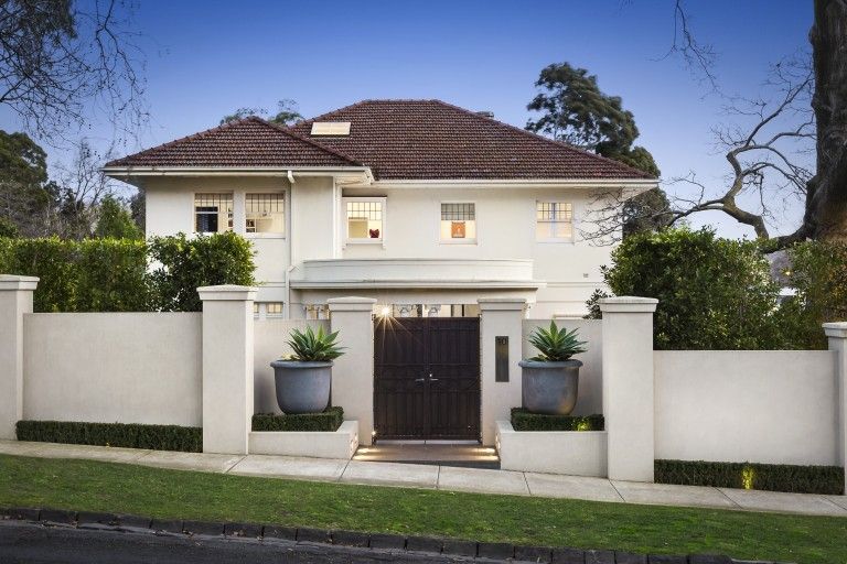 The latest issue of <a href="/Sothebys/">Sotheby's</a> Signifant Sales is live on our #blog. Showcasing homes in #America, #Italy, &amp; #Belgium buff.ly/2gQVCBn