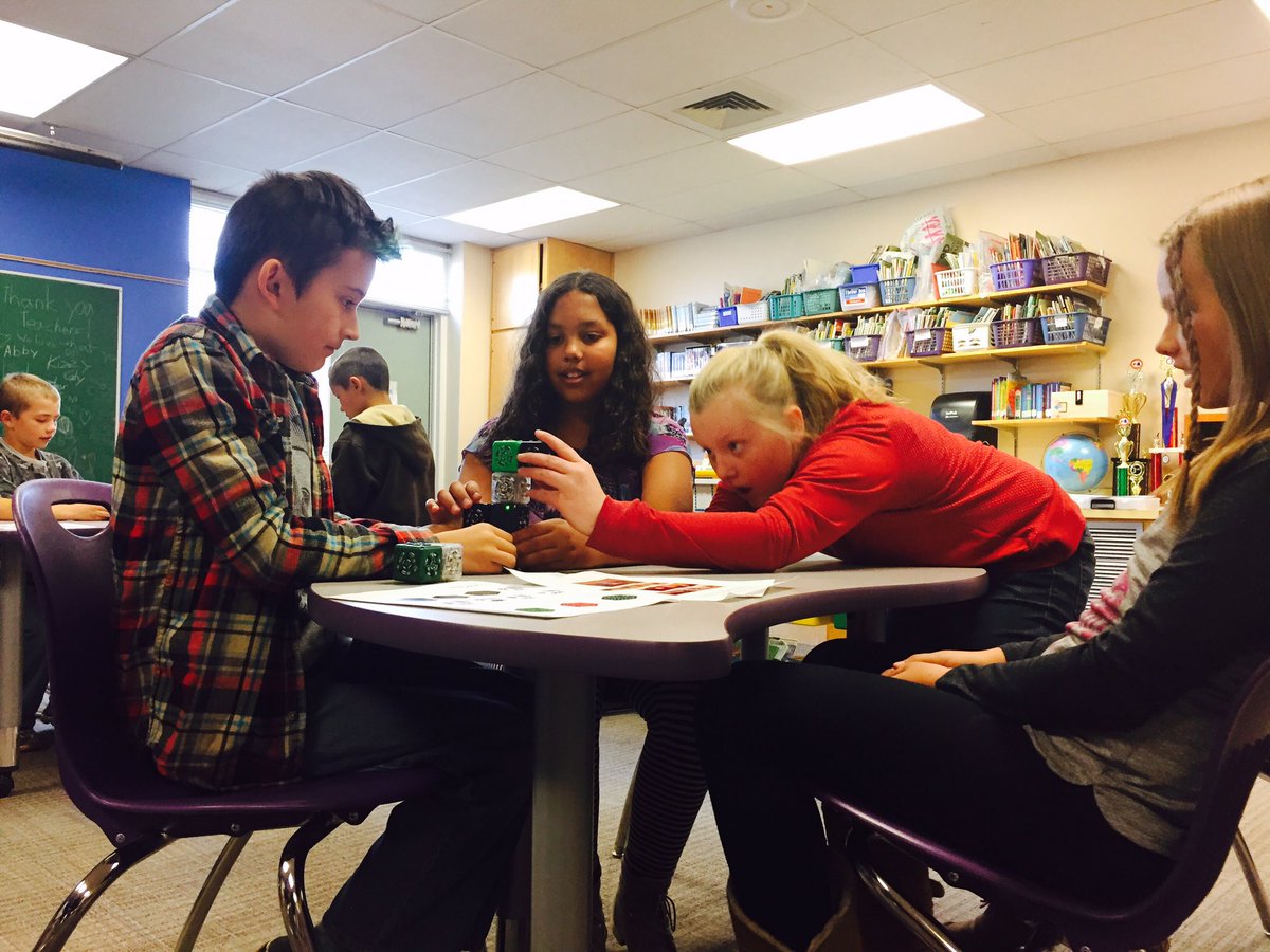 crossercares's tweet photo. Students @LivermoreLions collaborate to create robots. Their excitement was contagious! @swurtz11 @MMarietta1 @teachtechpsd #HourofCode https://t.co/wNcVtaDCgM