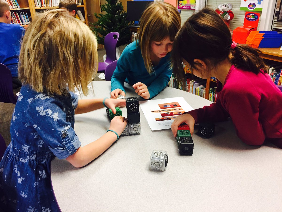 crossercares's tweet photo. Students @LivermoreLions collaborate to create robots. Their excitement was contagious! @swurtz11 @MMarietta1 @teachtechpsd #HourofCode https://t.co/wNcVtaDCgM