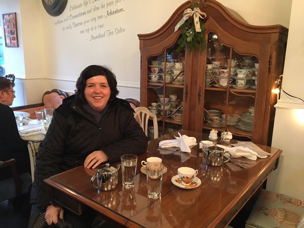 Nicole5Wheeler's tweet image. @JoNewmarch @sabrinarmf This #Hearties &amp;amp; pals LOVED our experience at @neverlandtea! Thanks for the great recommendation! So charming! #HFR2