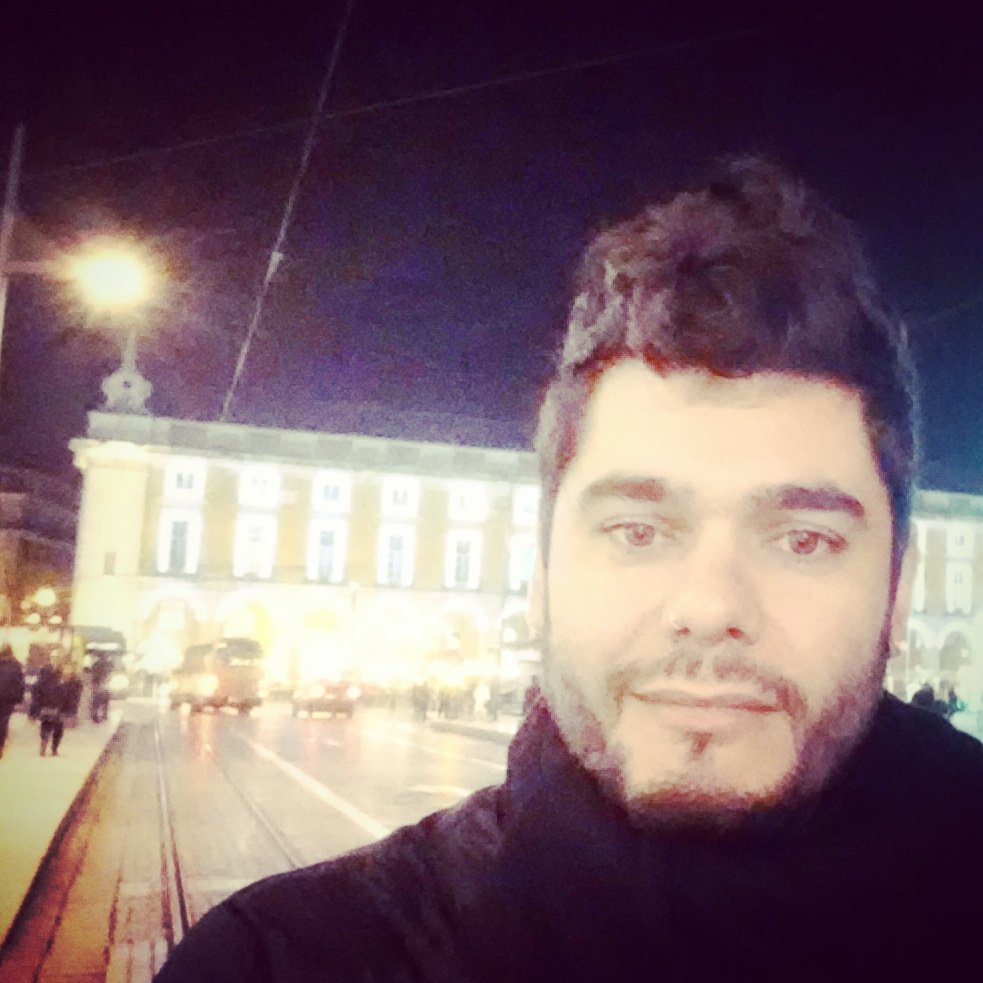 JuanKarlosMatta's tweet photo. Felices #sueños  y buenas noches familia. #PraçadoComércio  #Lisboa https://t.co/CG4u5JBGEc