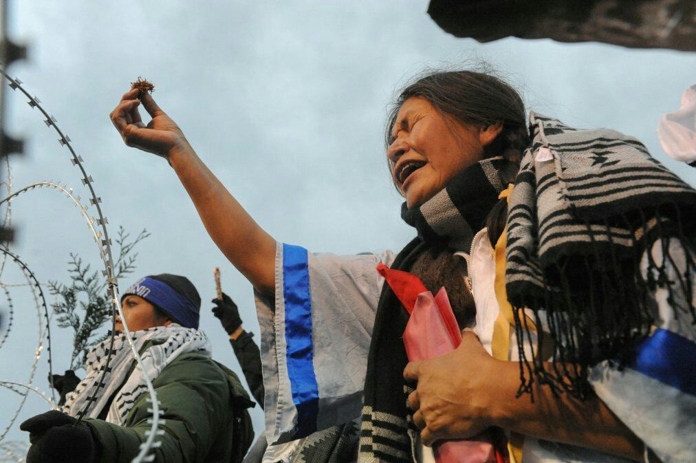 WomensVoicesNow's tweet photo. Women Are the Backbone of the Standing Rock Movement #StandingRock #WomenLeaders https://t.co/Wy9vfrUzQu https://t.co/TVksttFo7j