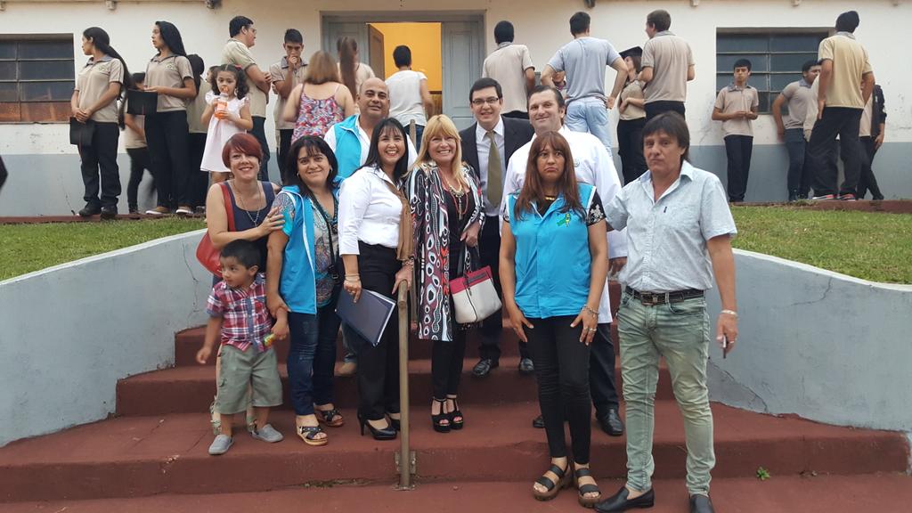 mariluleverberg's tweet photo. Compartiendo con 1ra Promoción #Epet30 historia de esfuerzos compartidos #TecnicosElectromecanicos felicitaciones egresados! @kiketenaschuk https://t.co/WEoldsuFNj