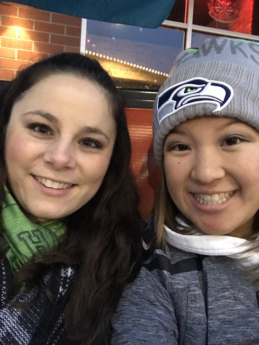 cyorozu3's tweet photo. @WildcatSaragera and I are out here in the cold and rain @Kam_Chancellor! #KamCares #UGM #formbyforce #ladyenforcers https://t.co/VHFnQz49ui