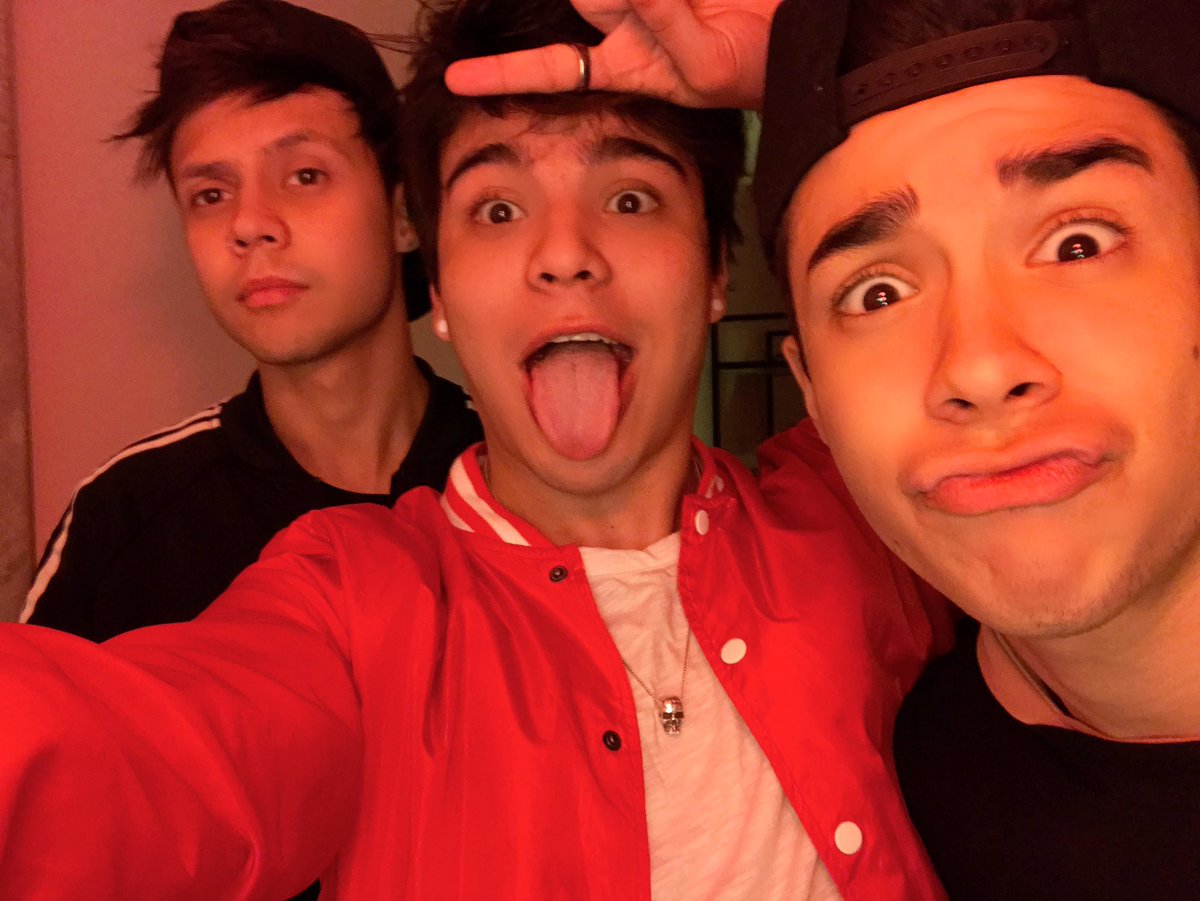 villalobossebas's tweet photo. tres caballeros w/ @soymarioruiz @mariobautista_ https://t.co/pw7EtGgmCK