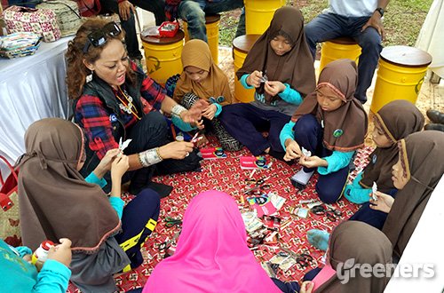 #KOMUNITAS Bank Sampah My Darling Ajak Masyarakat Berkreasi Dengan Sampah. bit.ly/2gwKhbQ