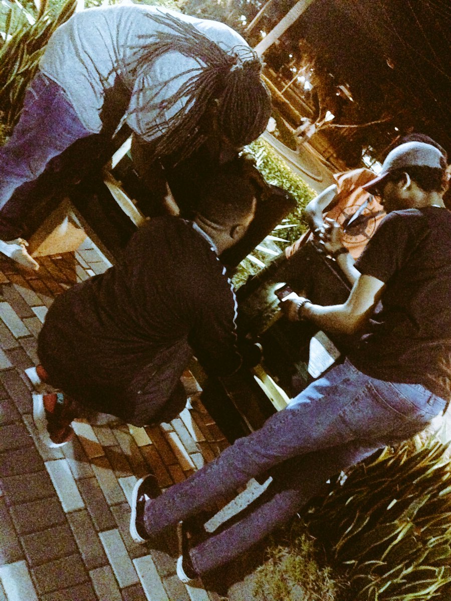 CouchSurfingCLT's tweet photo. #CouchSurfingTour visiting JWU - Miami ! Setting up the couch now! https://t.co/MgmHday4GW