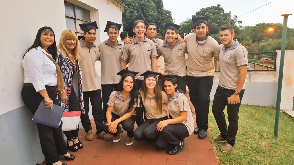 mariluleverberg's tweet photo. Jóvenes se reciben de técnicos electromecánicos #Epet30 #SanJosé #educacionpublica @passalacquaok @udpm_misiones @kiketenaschuk https://t.co/dlRYrkdMrz
