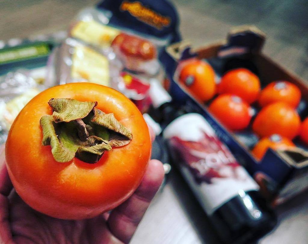 SMmamashack's tweet photo. God I love persimmons 😍got my Black Box Challenge ingredients from @persimonsays today. No… https://t.co/Wq9bQUKylP https://t.co/tIoSZkW7D8