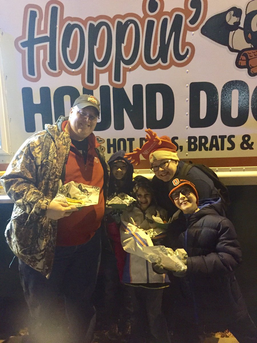 HoppersHotDogs's tweet photo. It's a feeding frenzy! @DowntownGSO loves our hot dogs! https://t.co/9H4MH75pOa