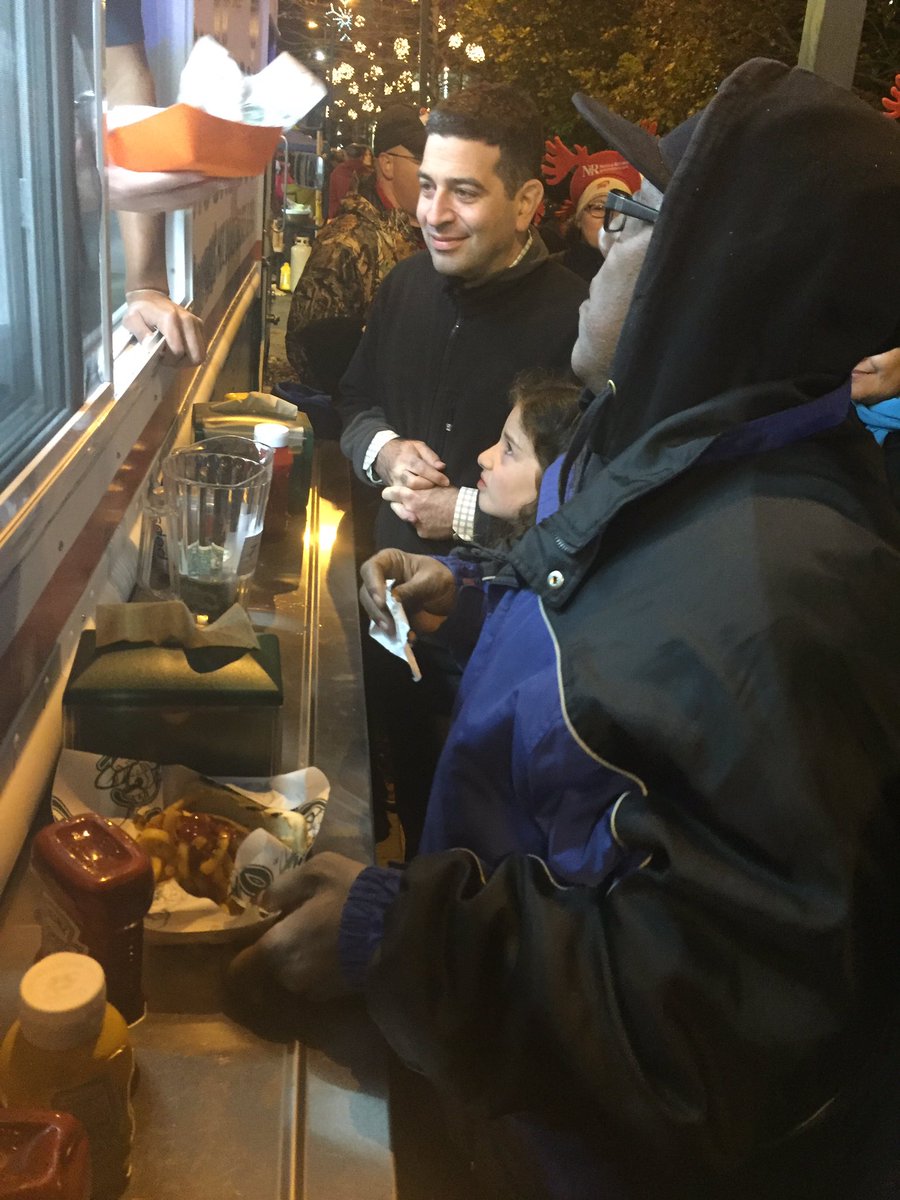 HoppersHotDogs's tweet photo. It's a feeding frenzy! @DowntownGSO loves our hot dogs! https://t.co/9H4MH75pOa