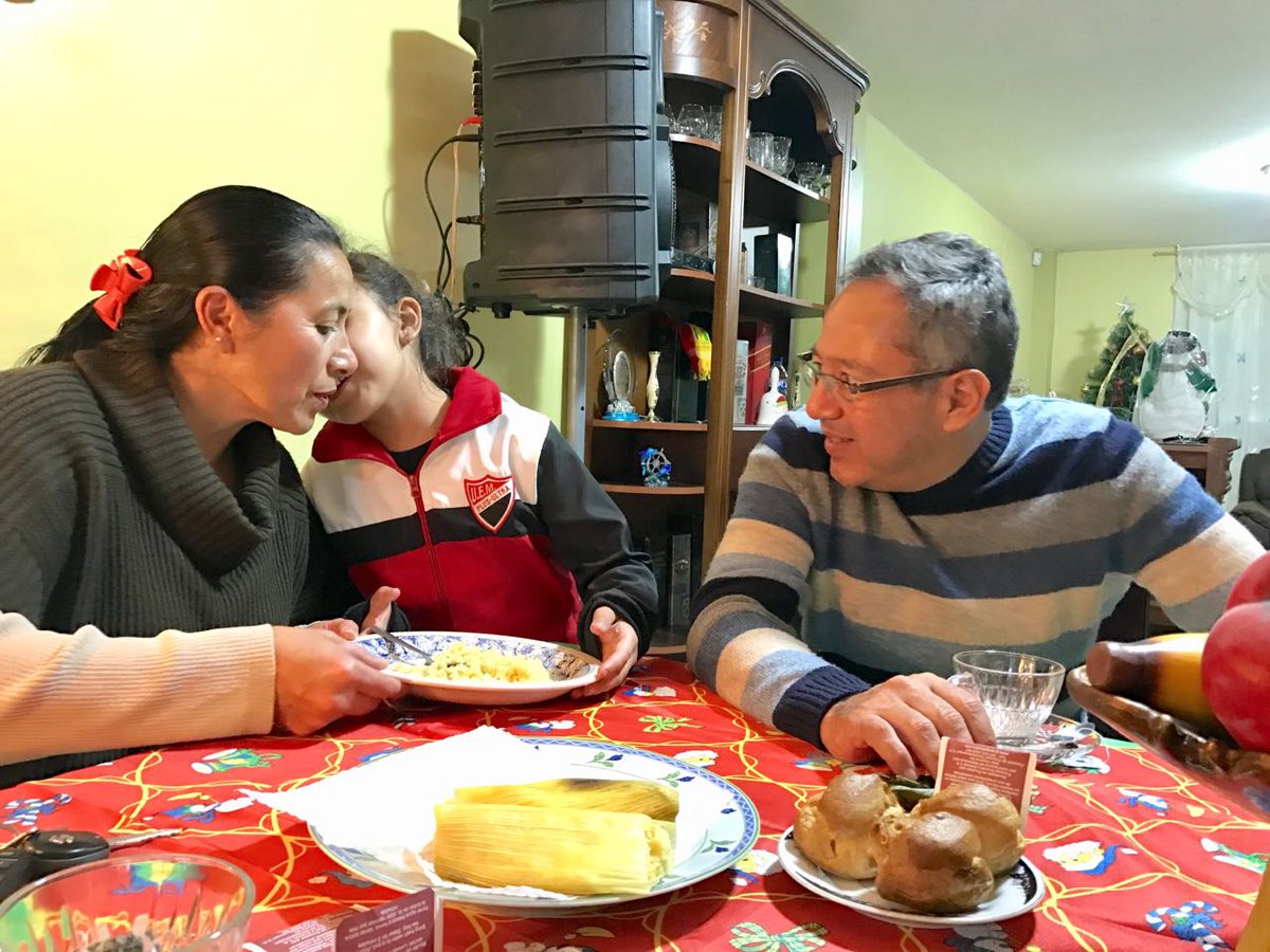 88888stat's tweet photo. Muchas gracias a los maestros de Riobamba, Cuenca y Machala que nos acogieron en sus hogares para hacer posible las visitas de esta semana. https://t.co/ehKPd2aSzZ