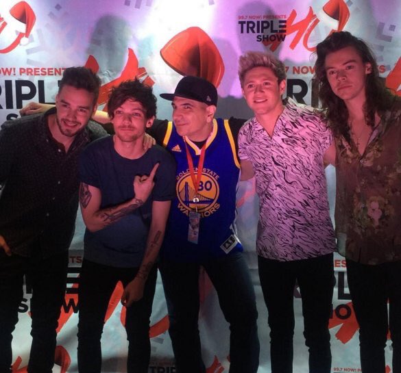 TheOfficial1DSF tweet picture