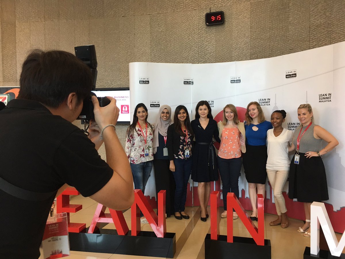 LeanInMalaysia's tweet photo. Jumping in for a #LISM2016 photo before we start gathering in the auditorium! #LeanInAsia #LeanIn https://t.co/YUM1hSqXvI