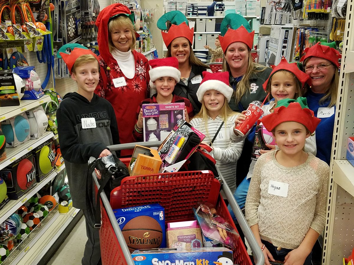 anthonyjcoe's tweet photo. T1832 loves hosting #truckers&amp;toys event.  Thanks for choosing Target! #D124 @Bret_Kerr @Howard_JoshT @AdamFroeber @jordana_turner https://t.co/R1qFcsXNPh