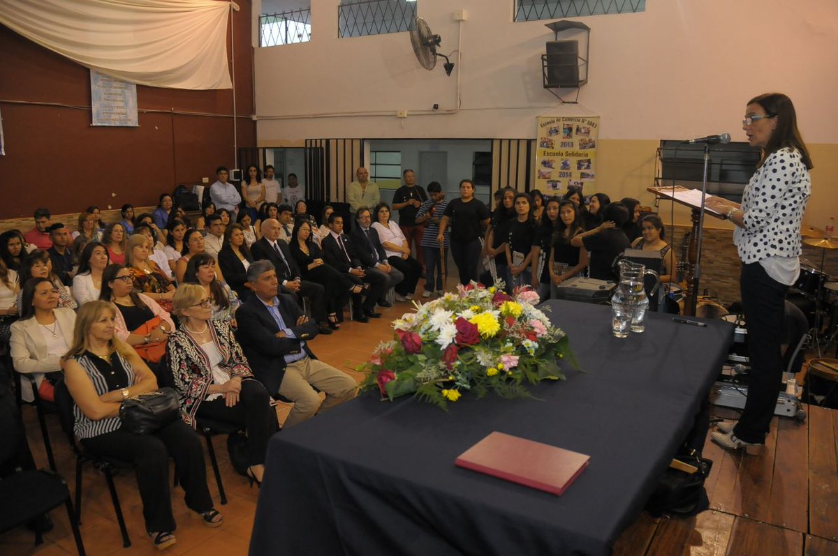 MEducacionSalta's tweet photo. Acto de cierre del ciclo lectivo secundario en la escuela de comercio N° 5083 Dr. Victorino de la Plaza https://t.co/Uz3zHinx8H