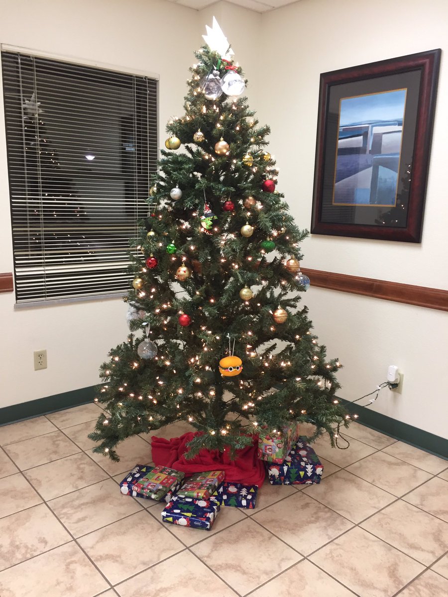 AlextheDestroya's tweet photo. Christmas party in killingsworth @MWSUASC #msucc9 https://t.co/tozH4kDmPv